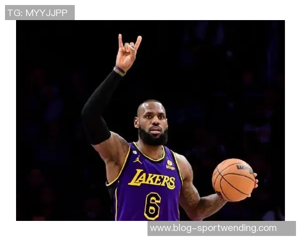 詹姆斯谈三分联盟策略强调领先时犯规能有效限制对手三分球命中率